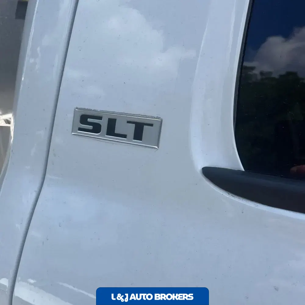 2023 Ram 3500 Cab/Chassis SLT