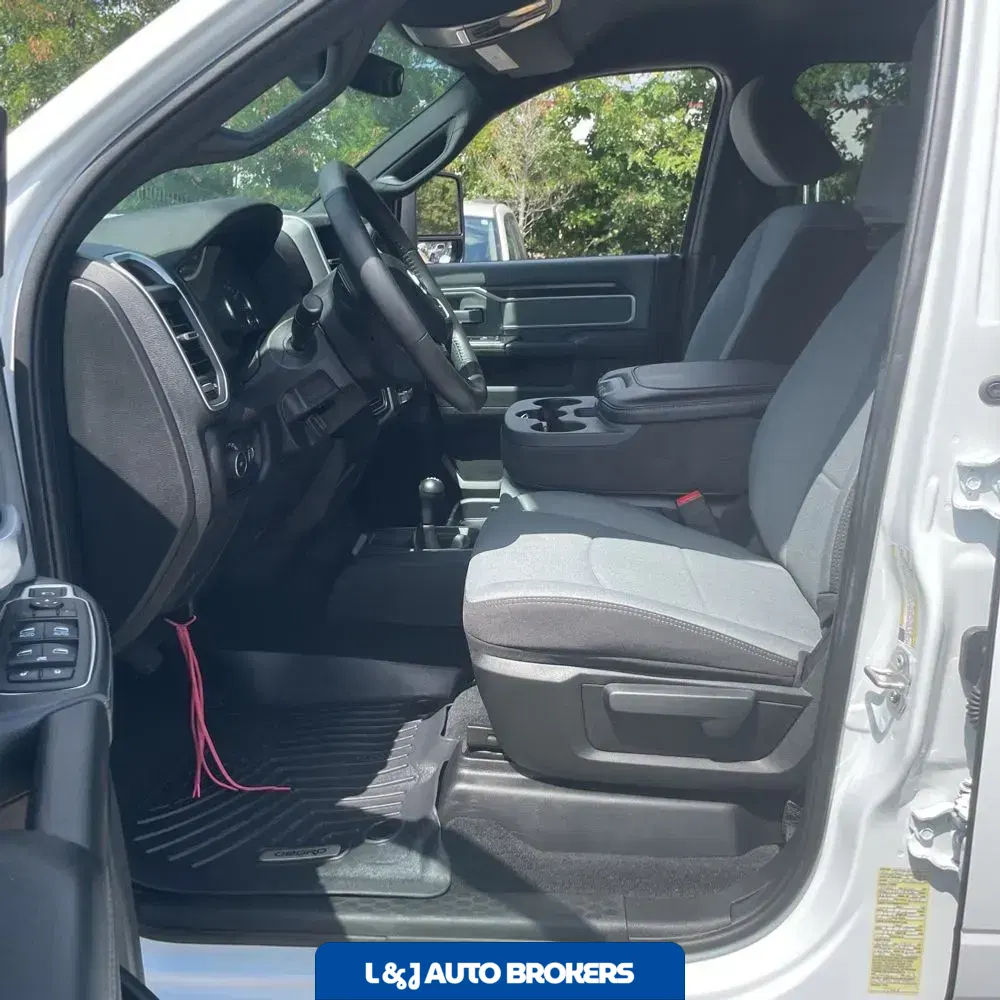 2023 Ram 3500 Cab/Chassis SLT