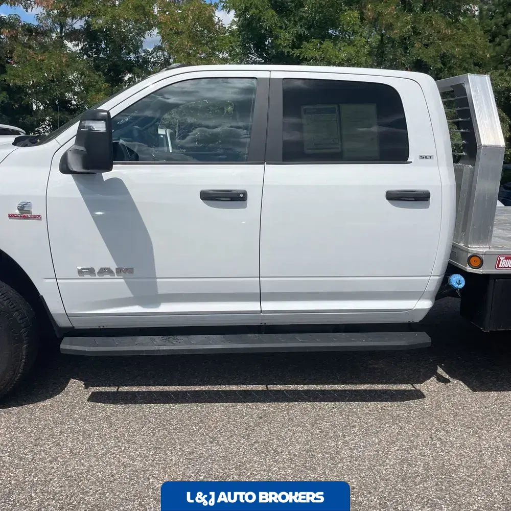2023 Ram 3500 Cab/Chassis SLT