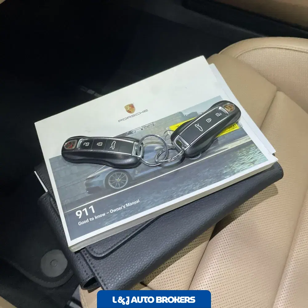 2021 Porsche 911 Carrera