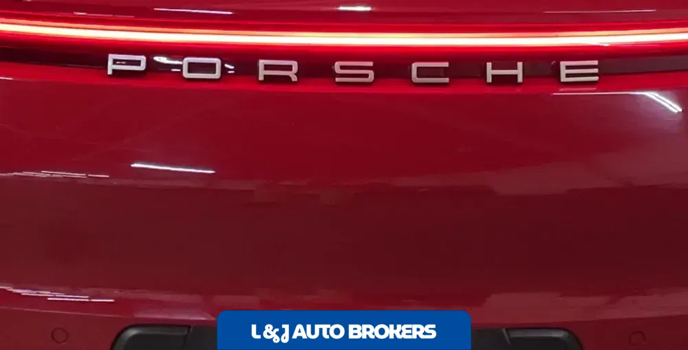 2021 Porsche 911 Carrera