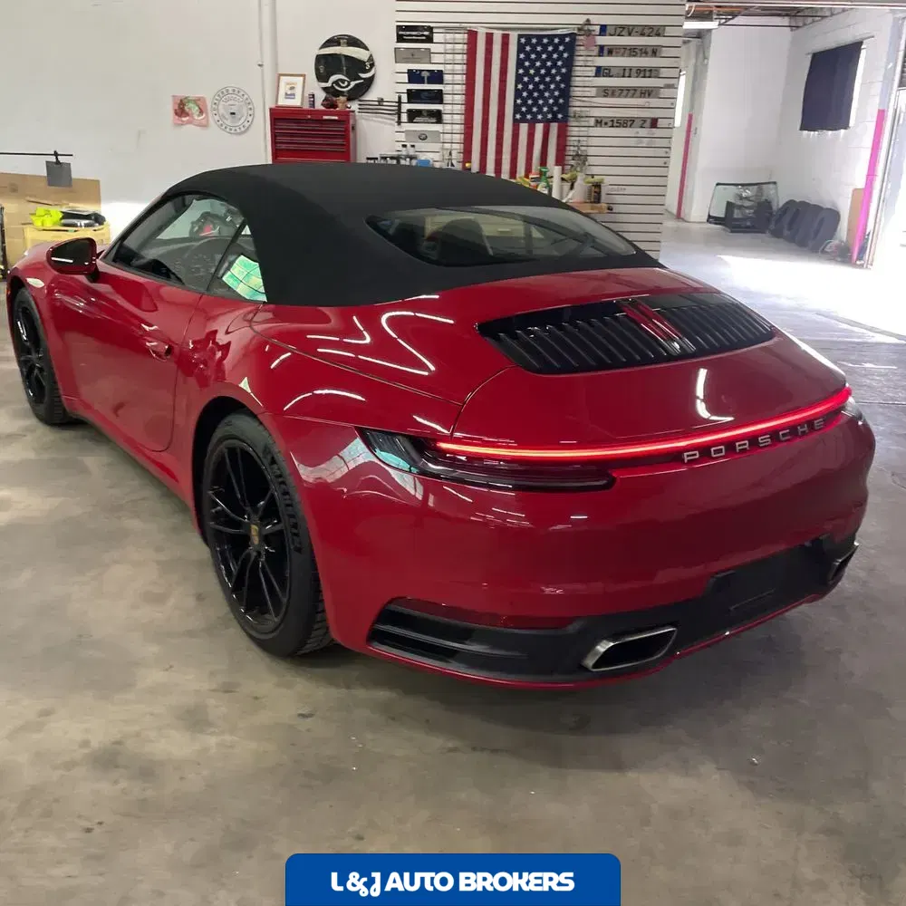 2021 Porsche 911 Carrera