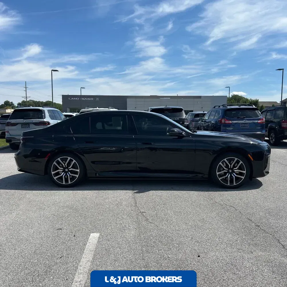 2024 BMW 7-Series 750e xDrive
