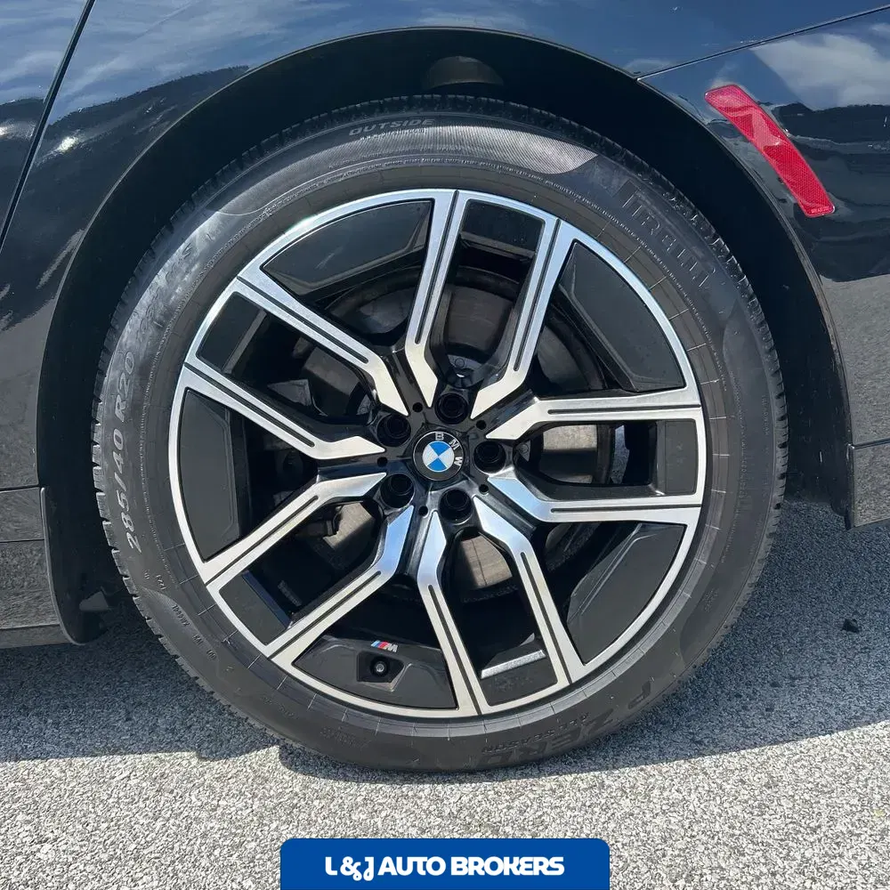 2024 BMW 7-Series 750e xDrive
