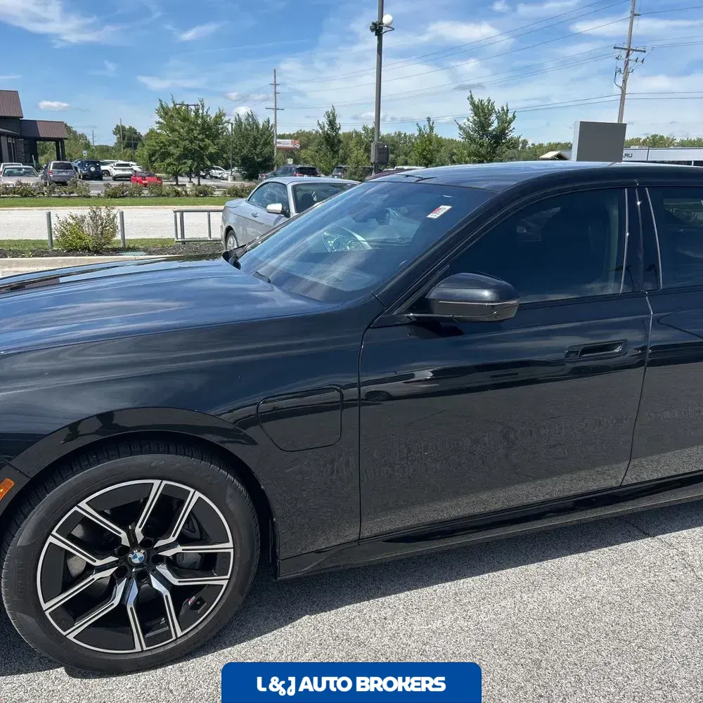 2024 BMW 7-Series 750e xDrive