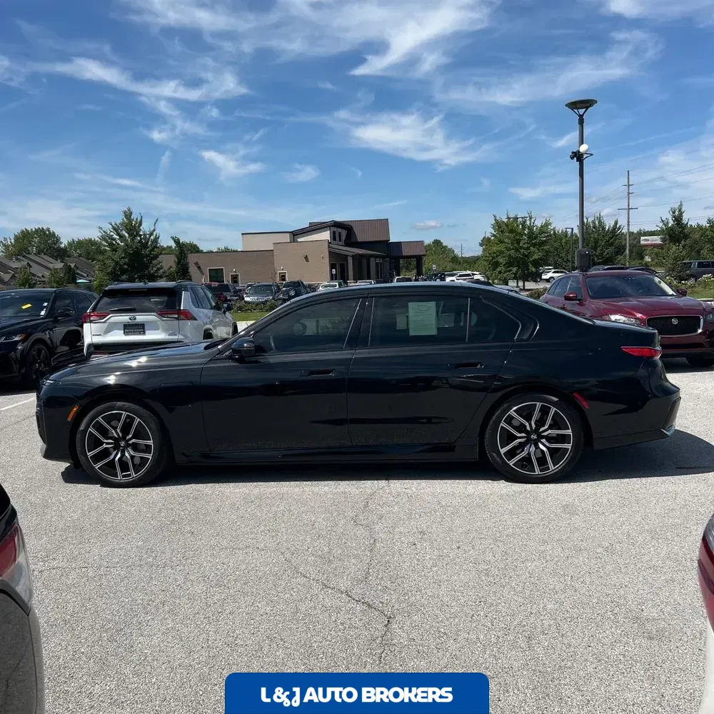 2024 BMW 7-Series 750e xDrive