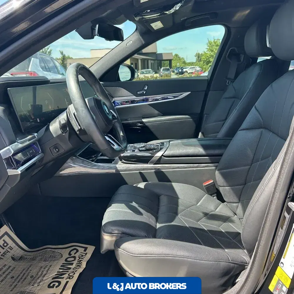 2024 BMW 7-Series 750e xDrive