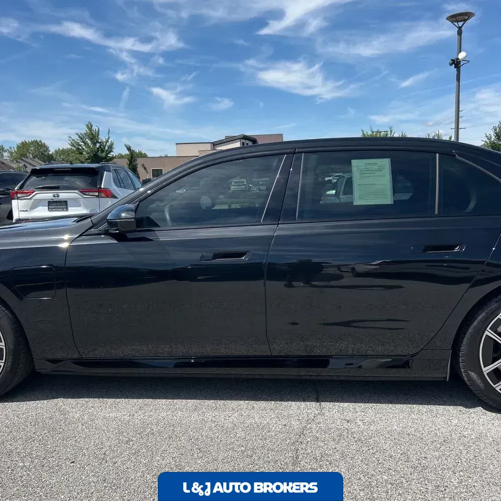 2024 BMW 7-Series 750e xDrive