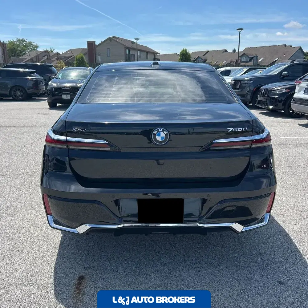 2024 BMW 7-Series 750e xDrive
