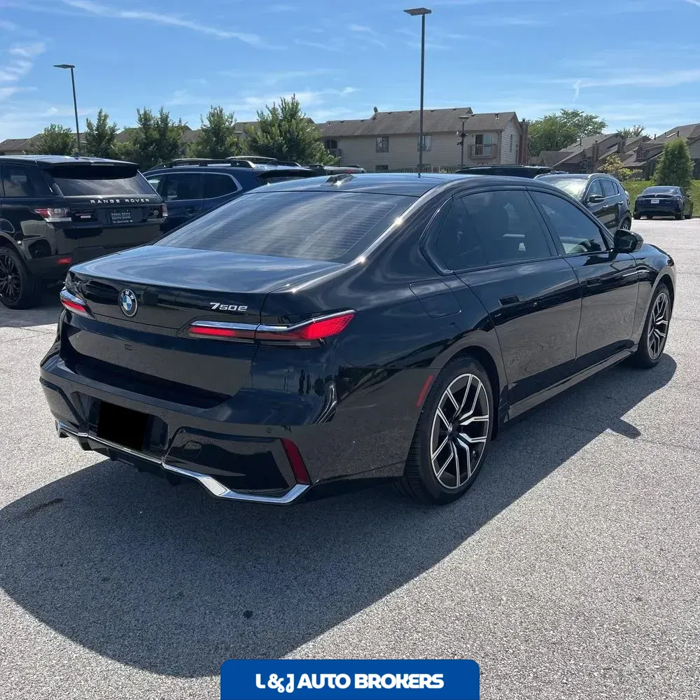 2024 BMW 7-Series 750e xDrive