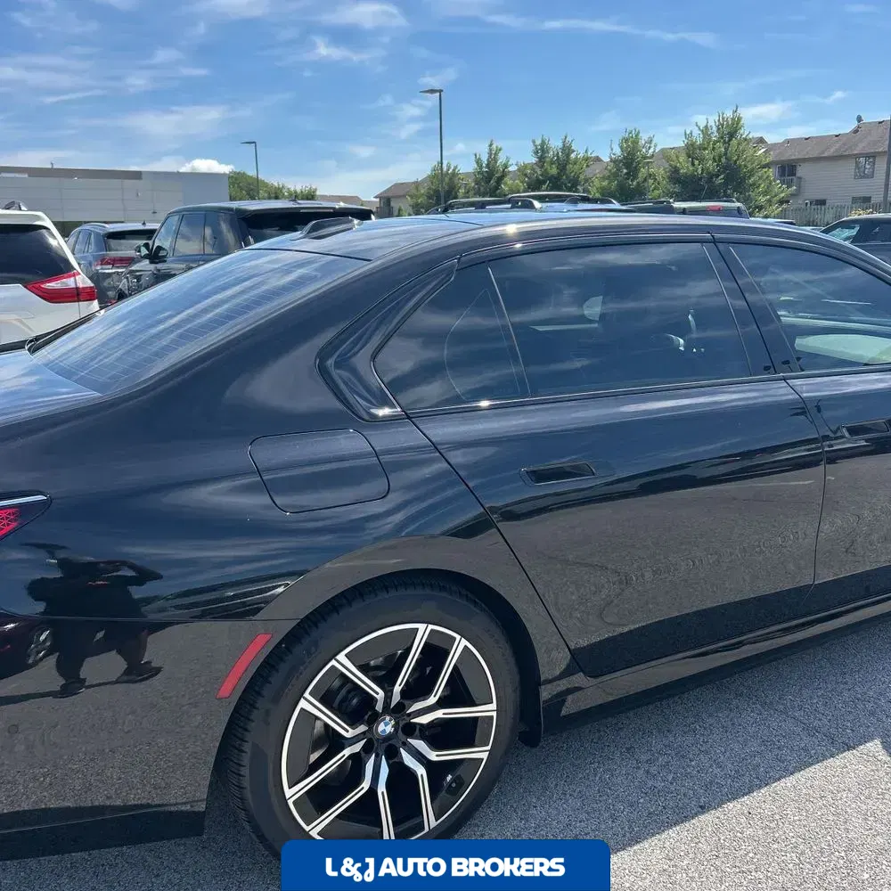 2024 BMW 7-Series 750e xDrive