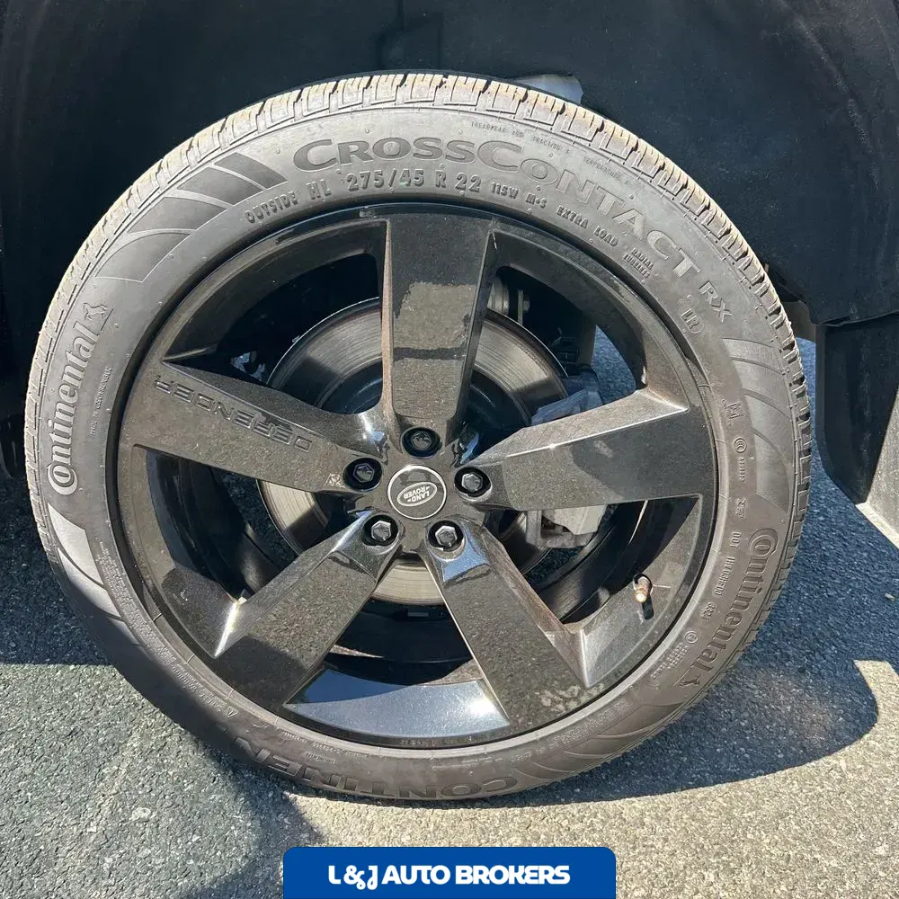 2025 Land Rover Defender 90 P400 X-Dynamic SE