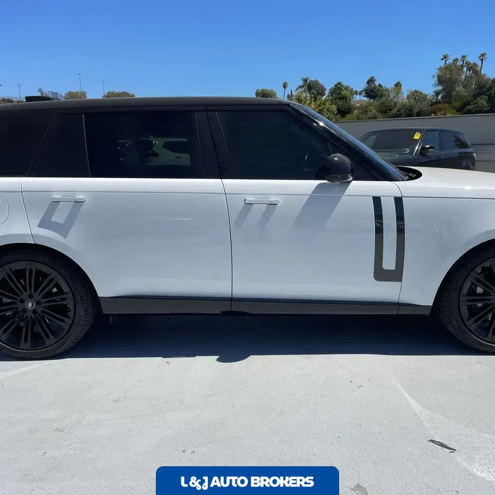 2023 Land Rover Range Rover SE