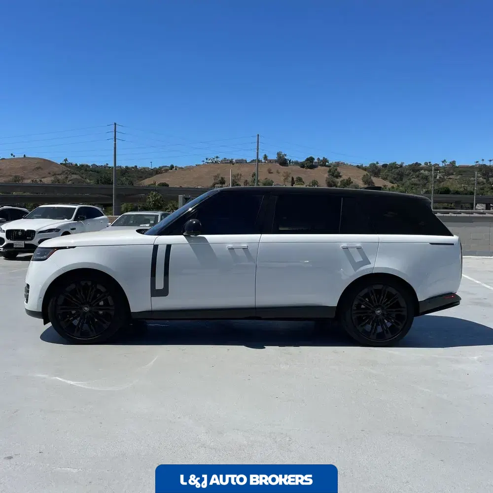 2023 Land Rover Range Rover SE