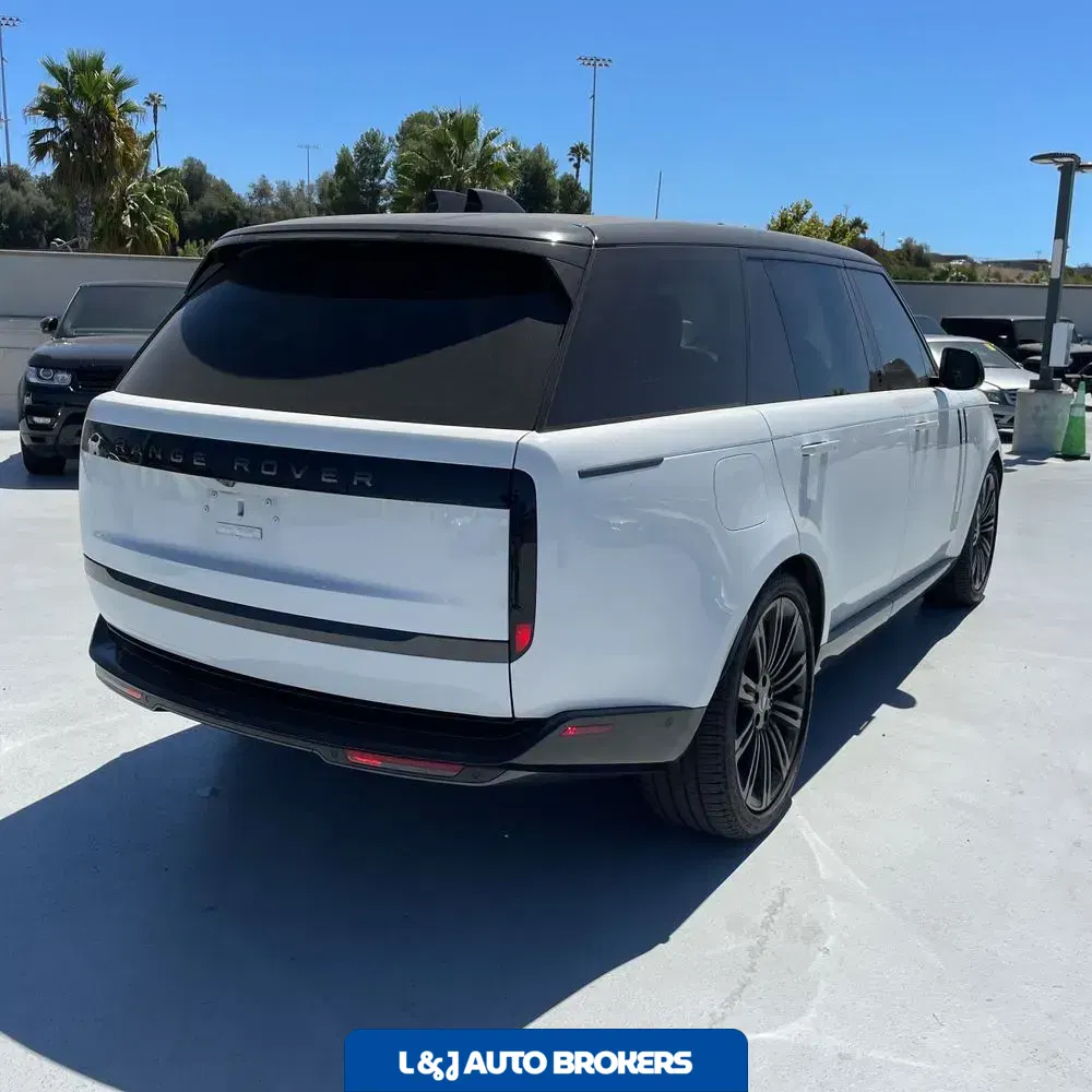 2023 Land Rover Range Rover SE
