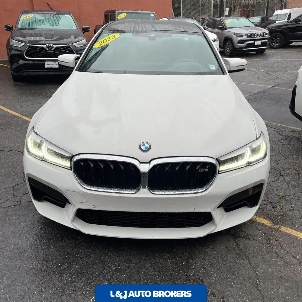 2023 BMW M5
