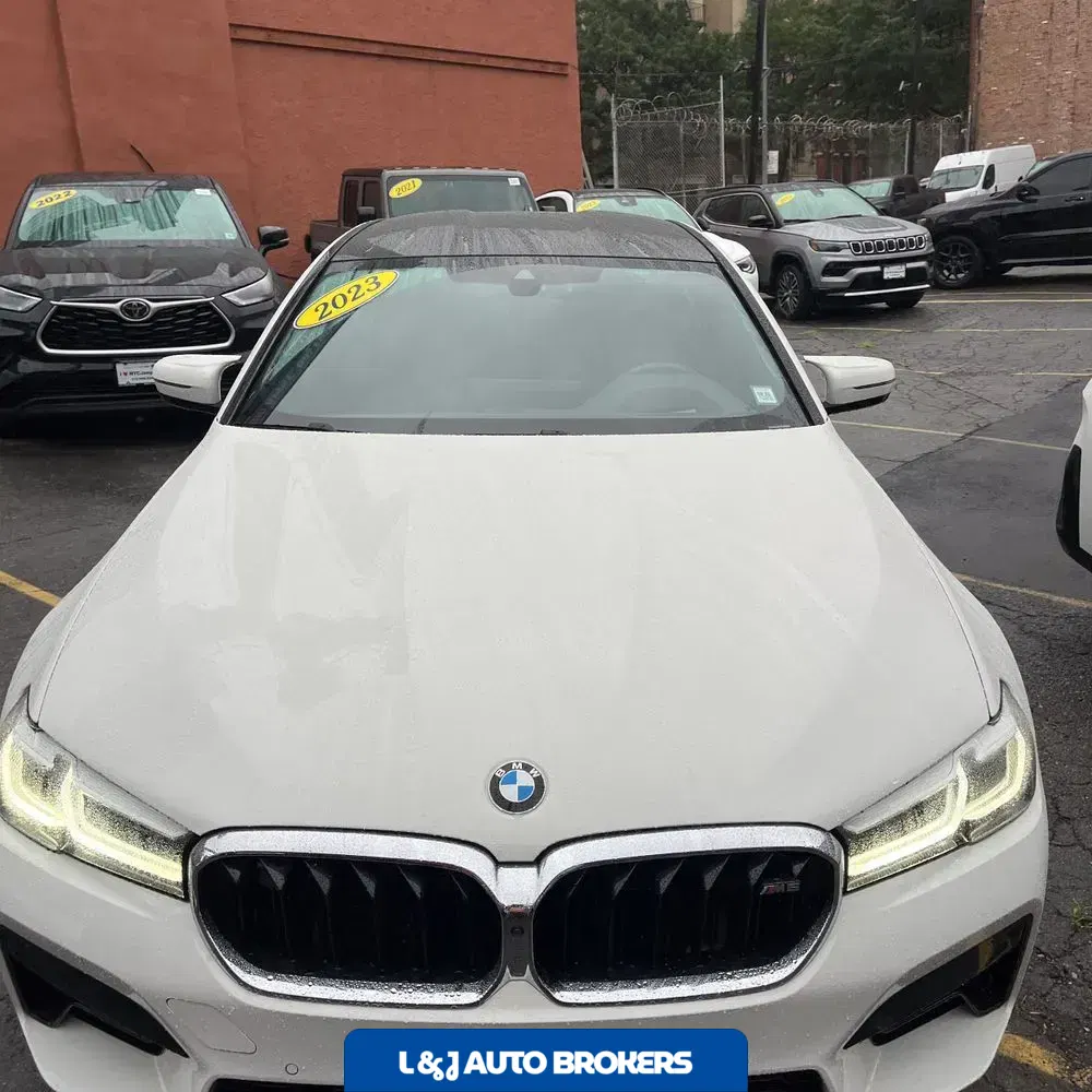2023 BMW M5