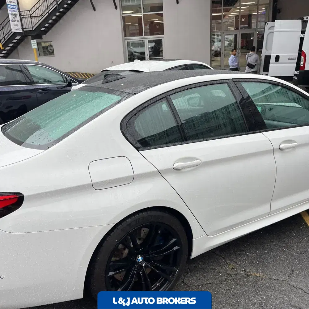 2023 BMW M5