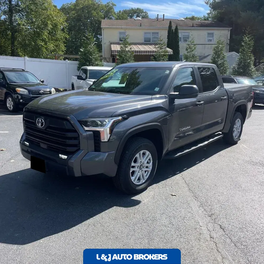 2025 Toyota Tundra SR5