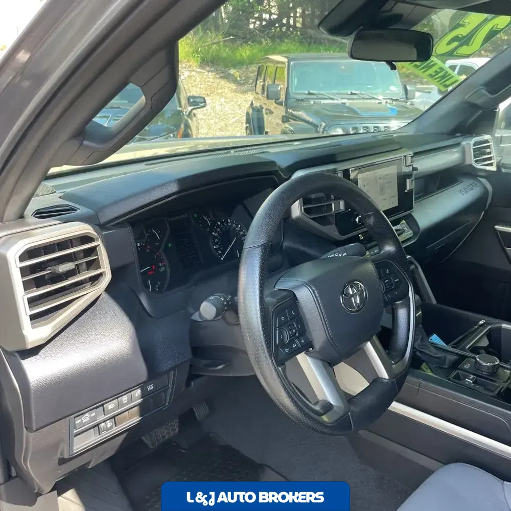 2025 Toyota Tundra SR5