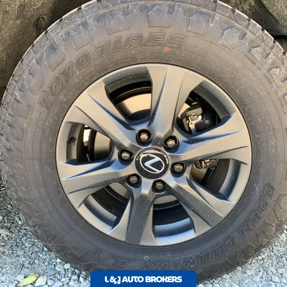 2025 Lexus LX 700h Overtrail