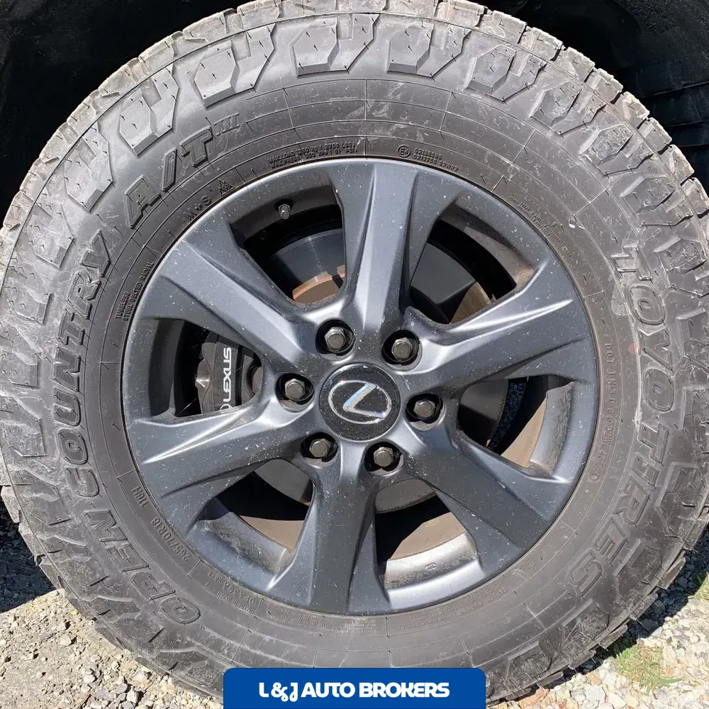2025 Lexus LX 700h Overtrail