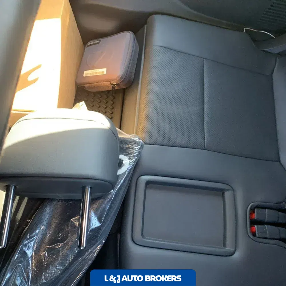 2025 Lexus LX 700h Overtrail