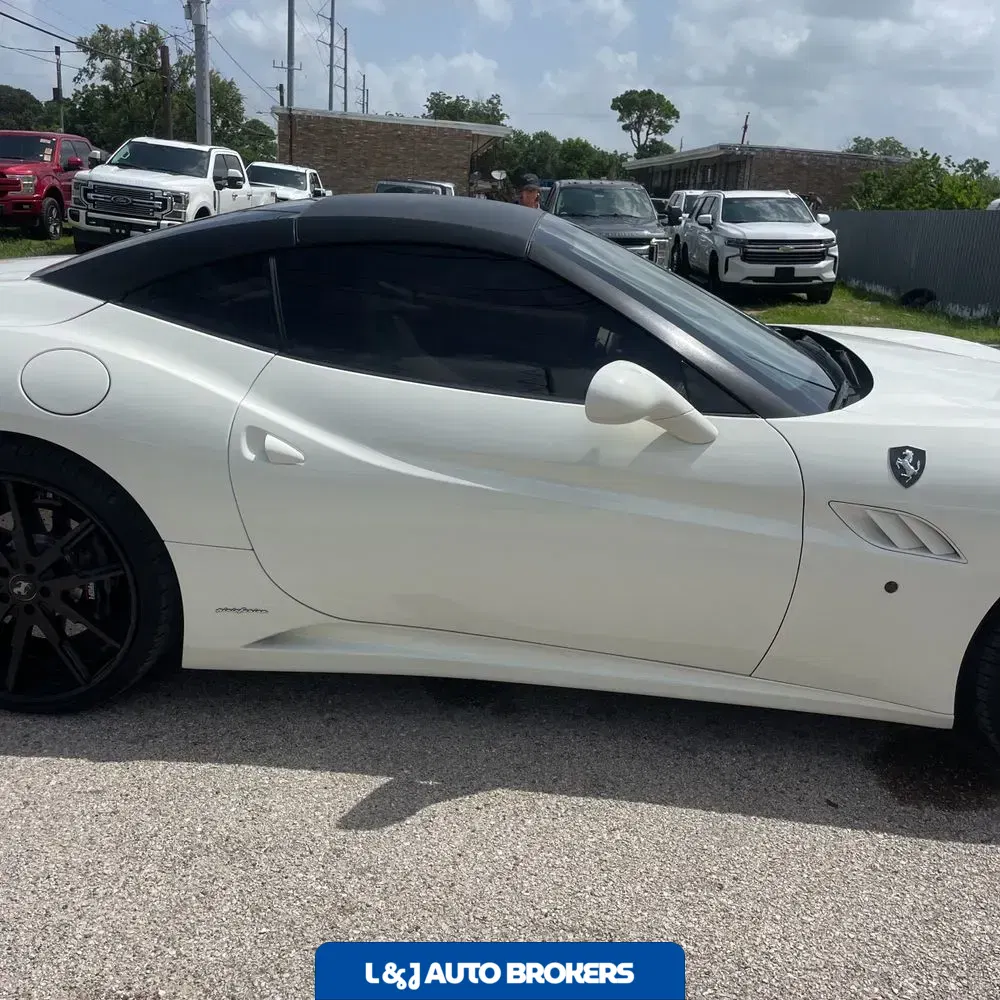 2013 Ferrari California Base