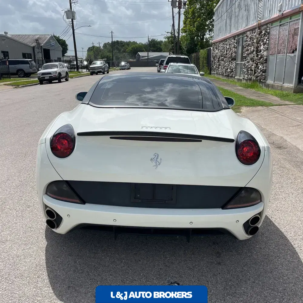 2013 Ferrari California Base