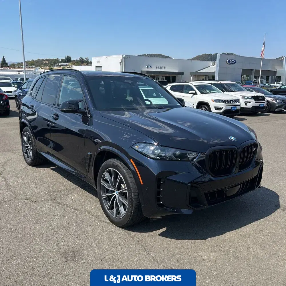 2024 BMW X5 M60i