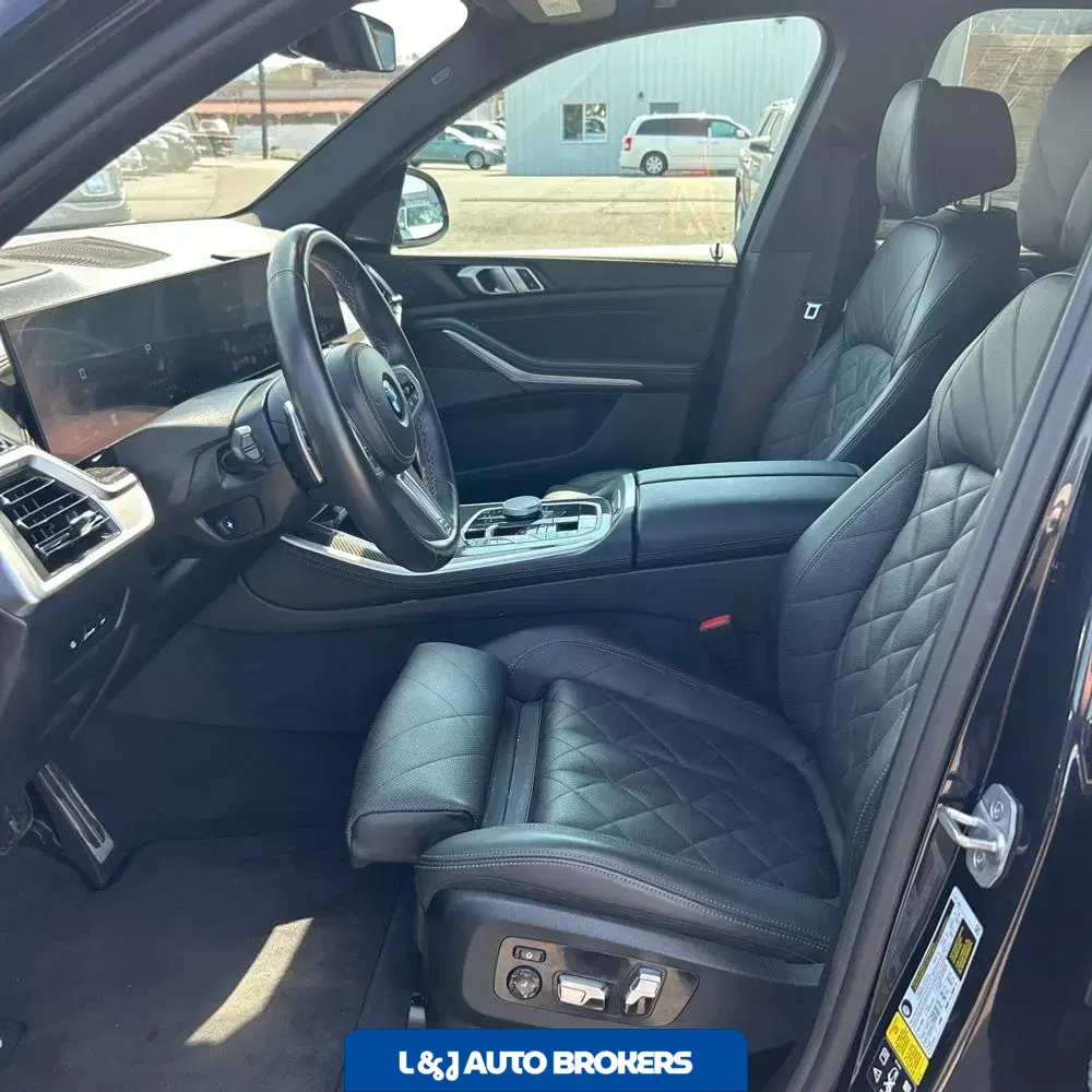 2024 BMW X5 M60i