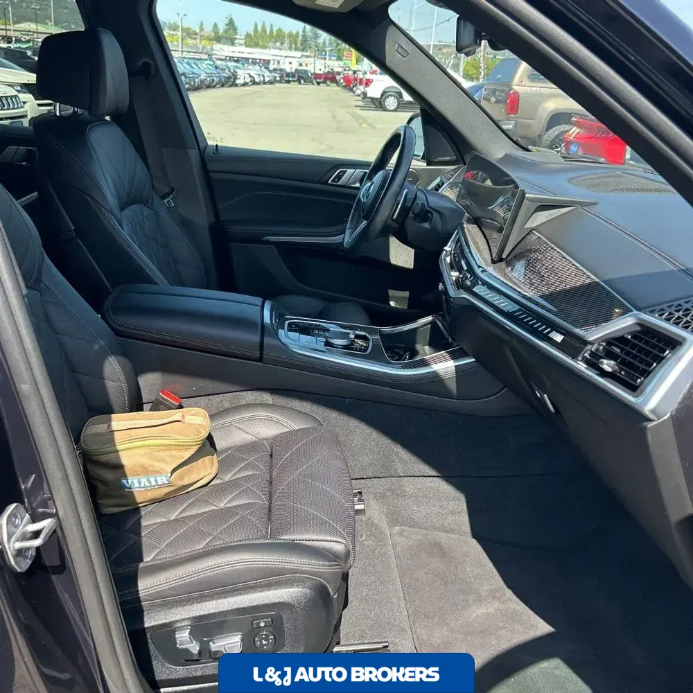 2024 BMW X5 M60i