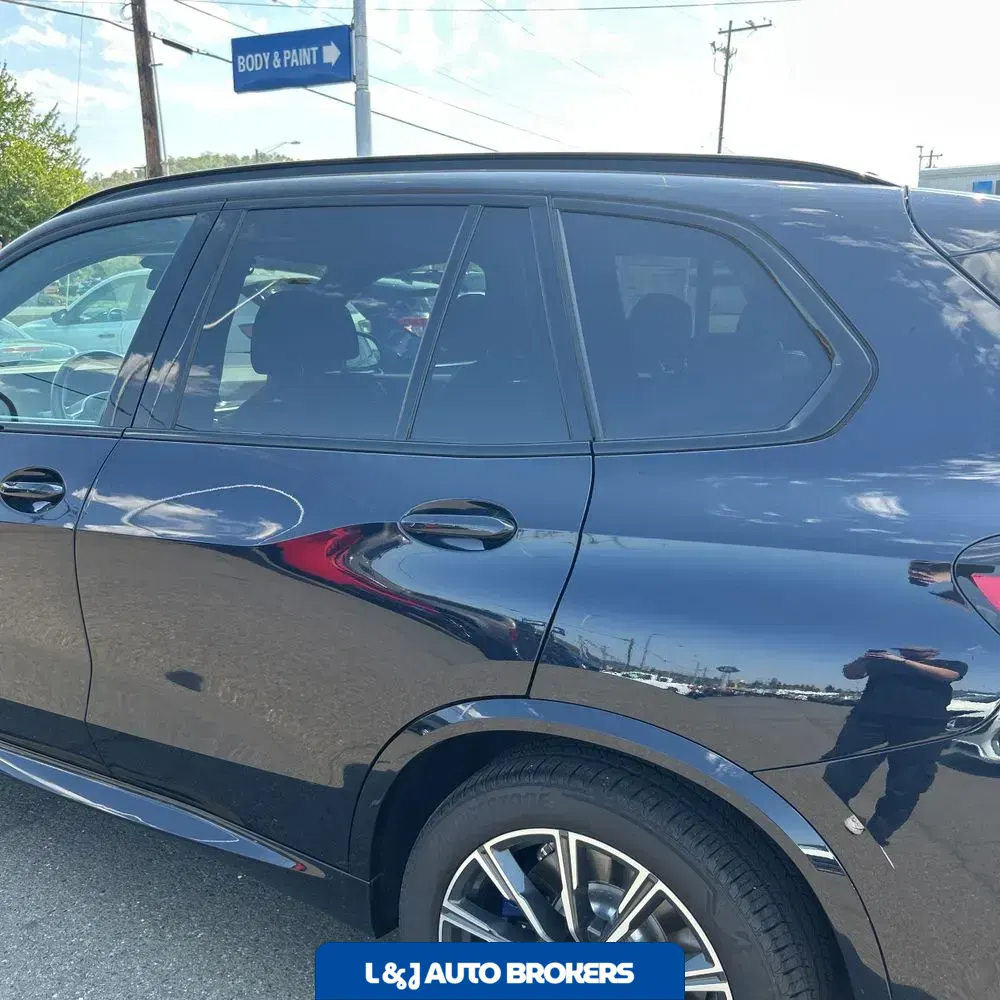2024 BMW X5 M60i