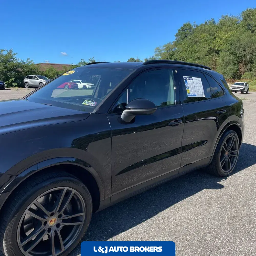 2022 Porsche Cayenne Platinum Edition