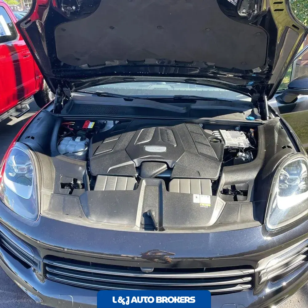 2022 Porsche Cayenne Platinum Edition