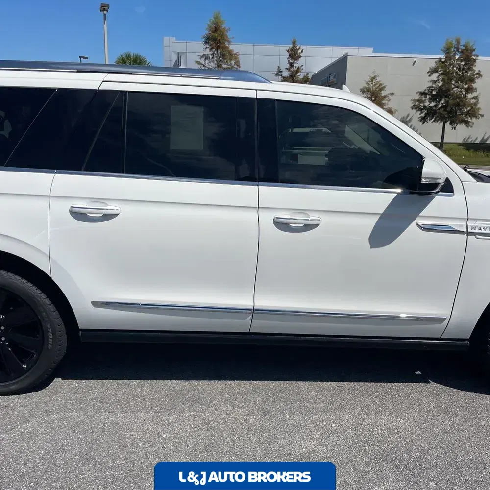 2023 Lincoln Navigator L Reserve