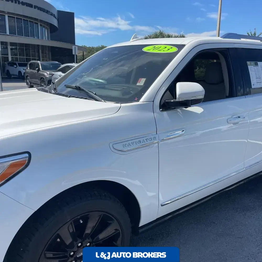 2023 Lincoln Navigator L Reserve