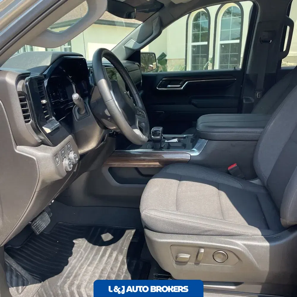 2024 Chevrolet Silverado 1500 RST