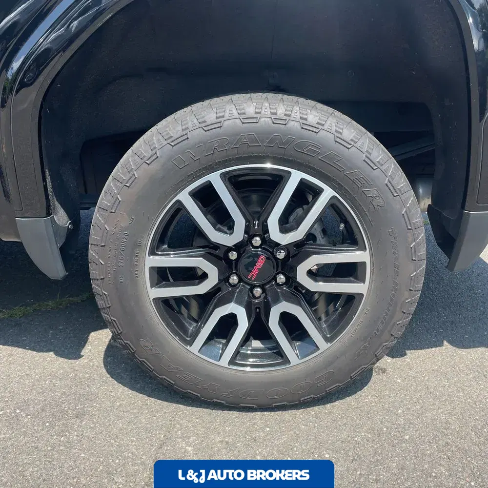 2023 GMC Sierra 1500 AT4