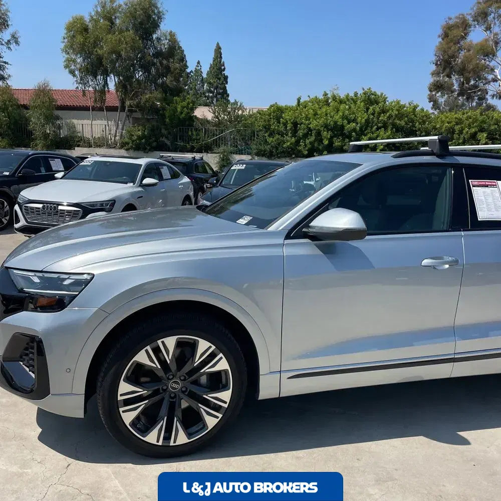 2025 Audi Q8 Premium 55