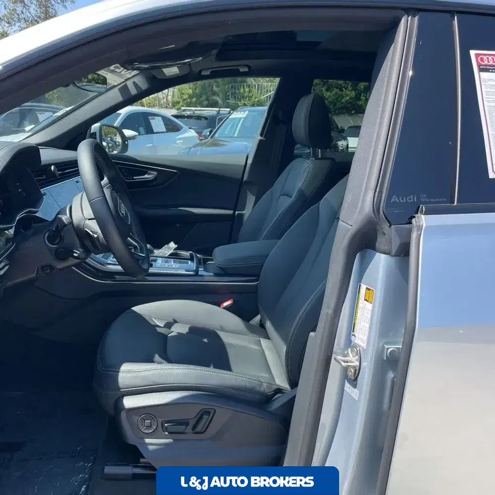 2025 Audi Q8 Premium 55