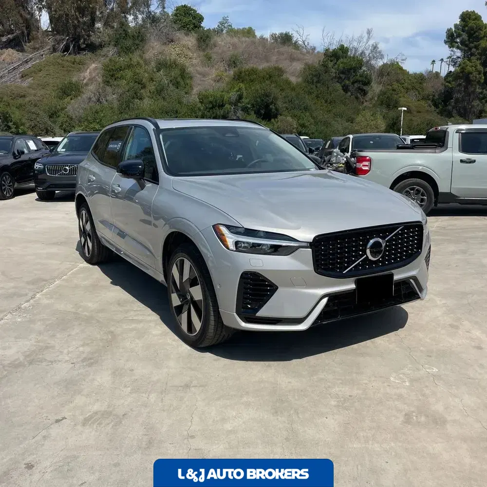 2024 Volvo XC60 T8 - Plus PHEV