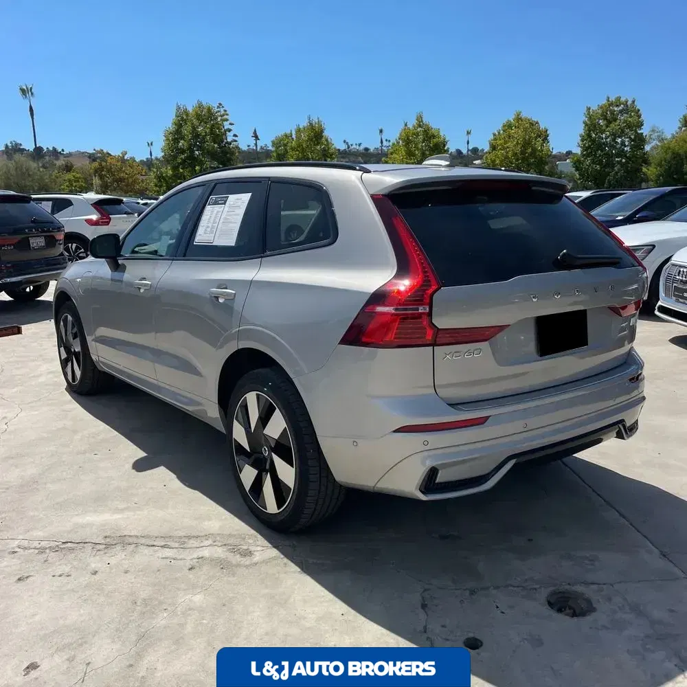 2024 Volvo XC60 T8 - Plus PHEV