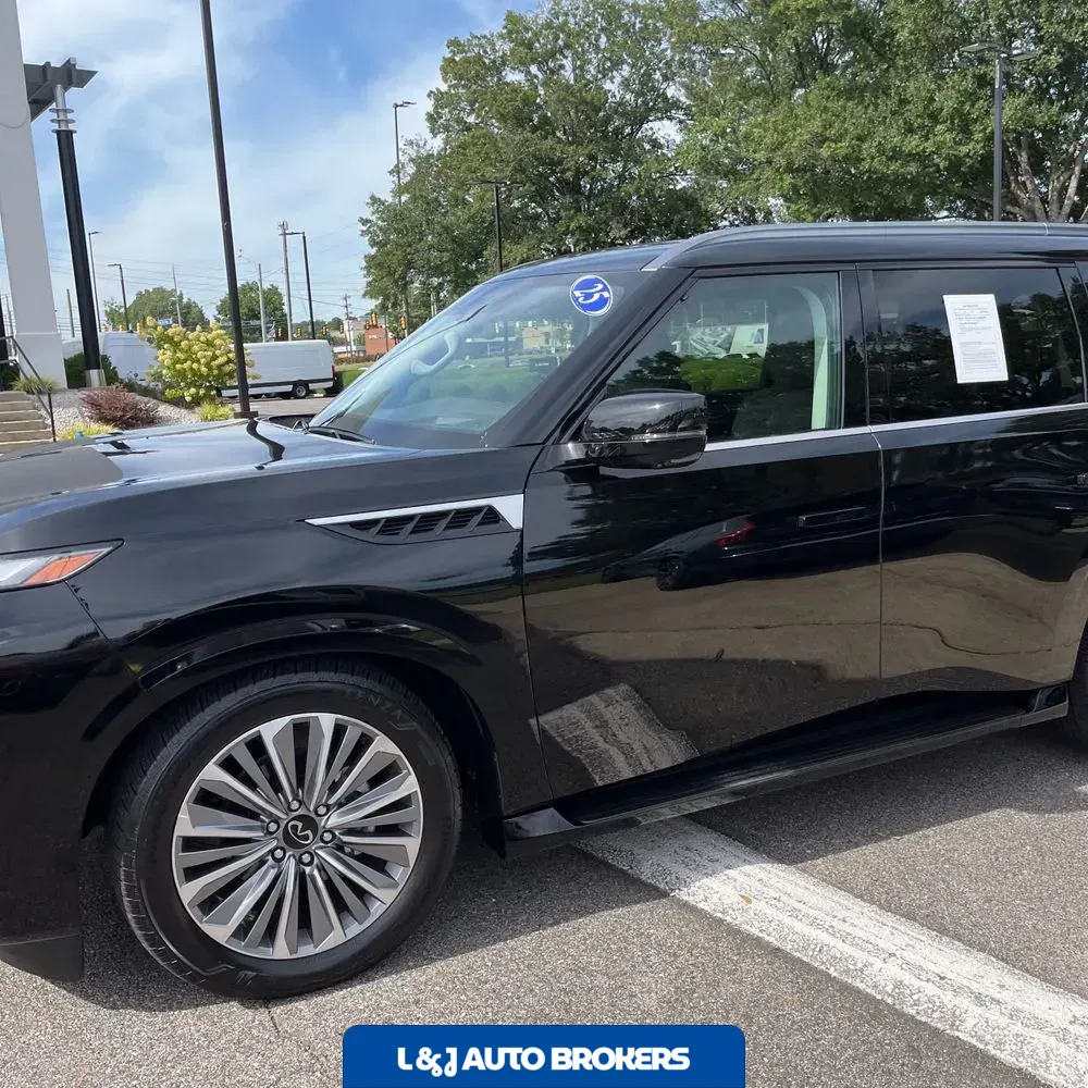 2025 INFINITI QX80 Luxe
