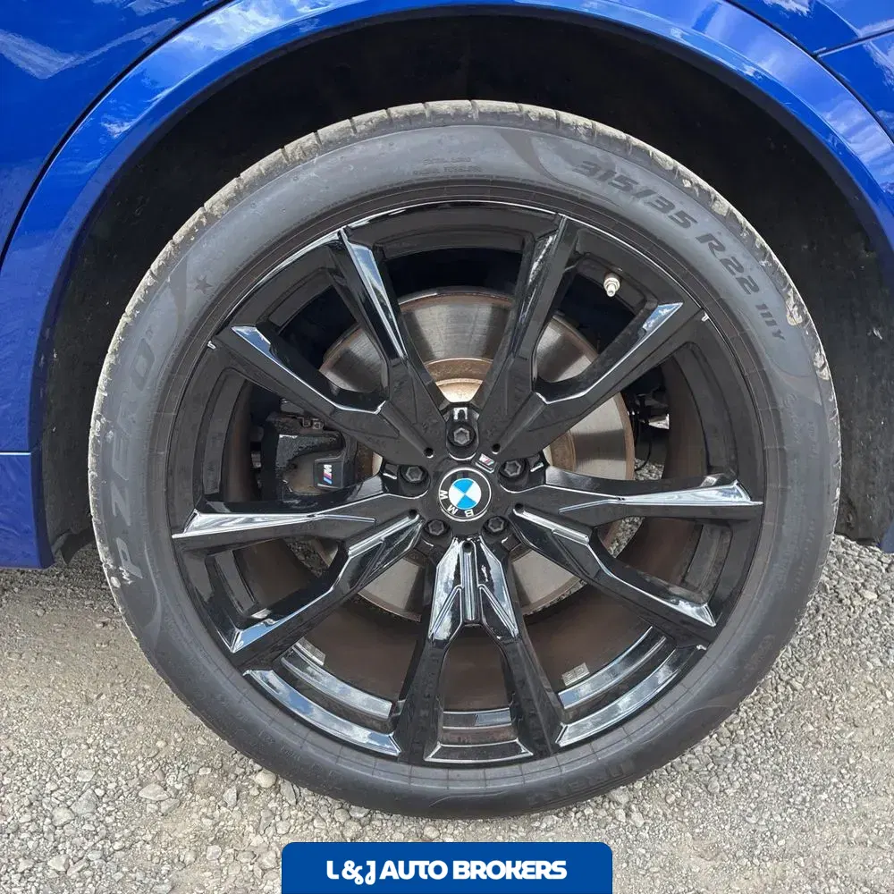 2023 BMW X7 M60i