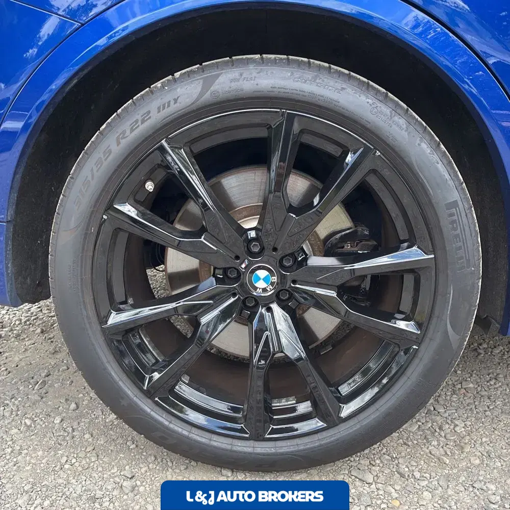 2023 BMW X7 M60i