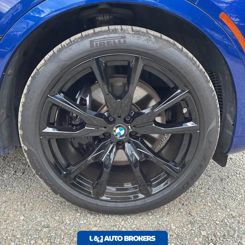 2023 BMW X7 M60i