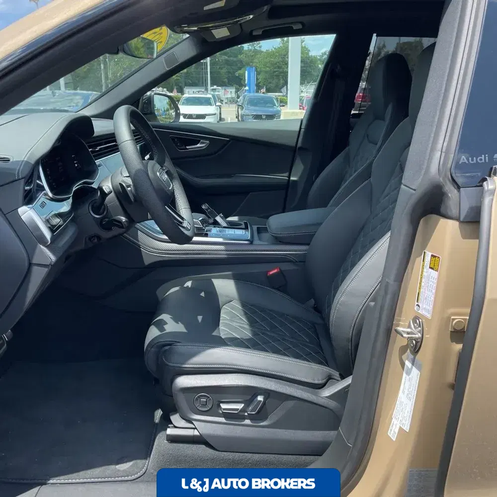 2025 Audi SQ8 Base