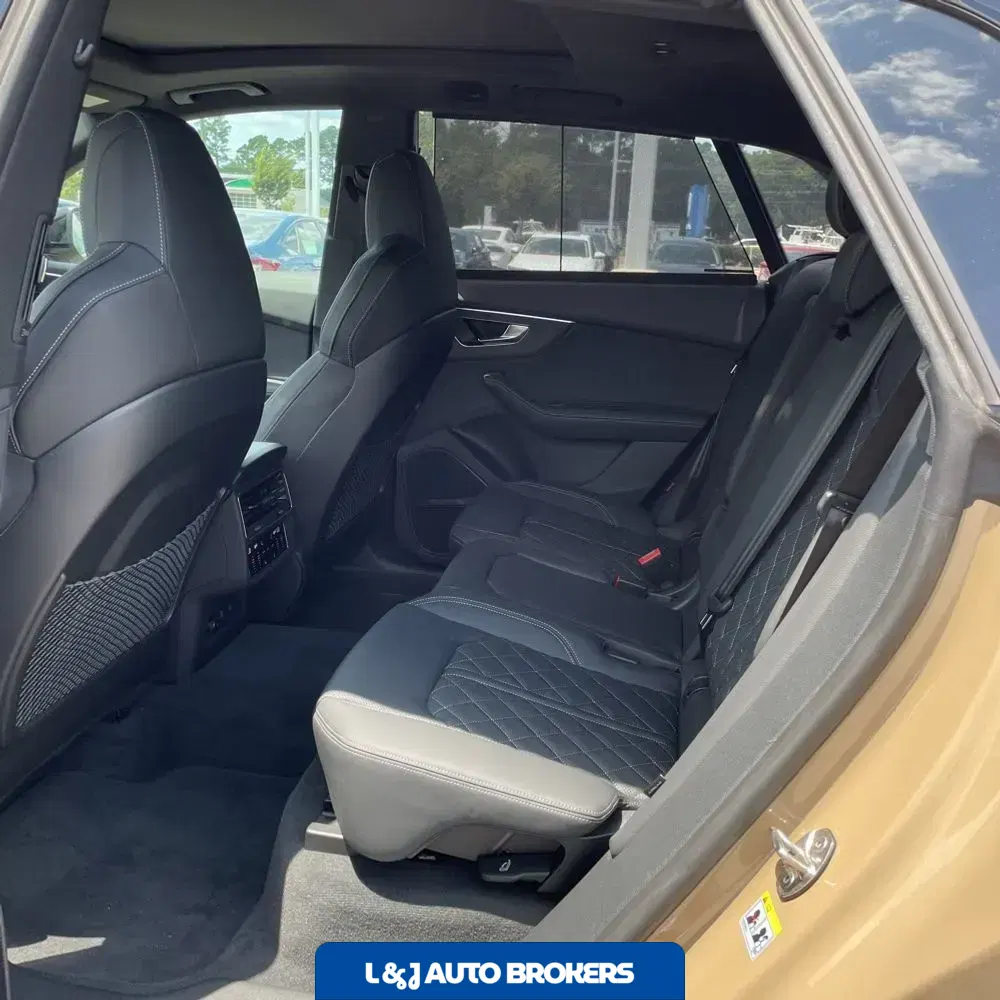 2025 Audi SQ8 Base