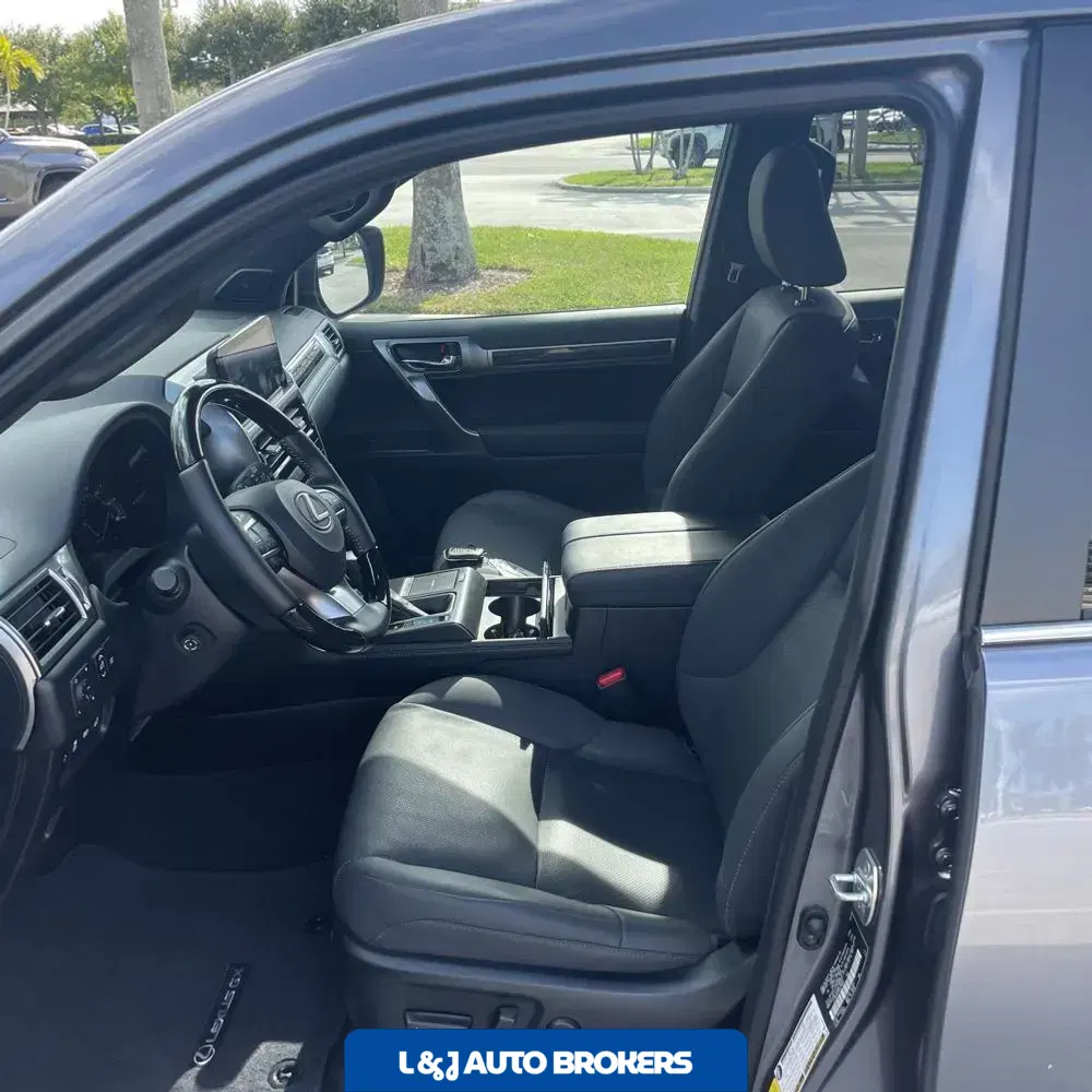 2023 Lexus GX 460 Base